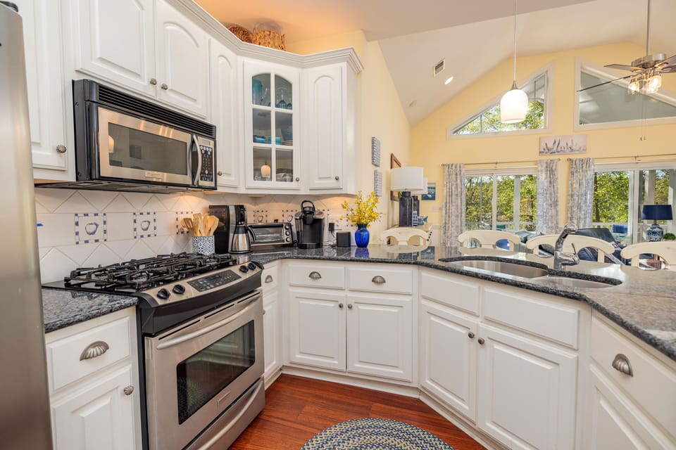 Kitchen microwave and gas stove