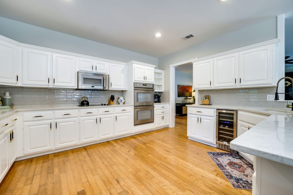 Kitchen | 1st Floor | Ice Maker | Toaster Oven | Blender | Cooking Basics