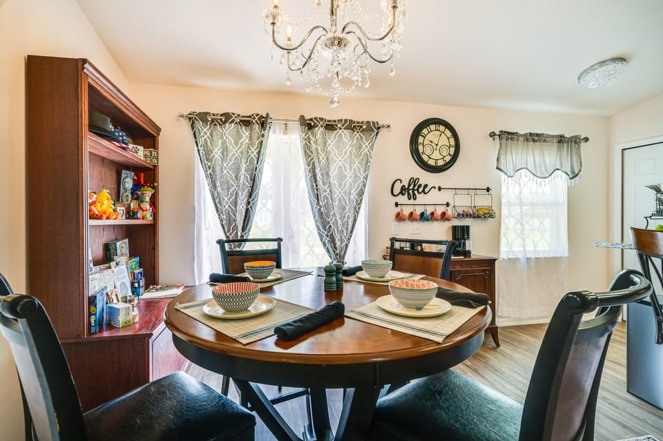 Dining Area | Dishware/Flatware | Trash Bags/Paper Towels