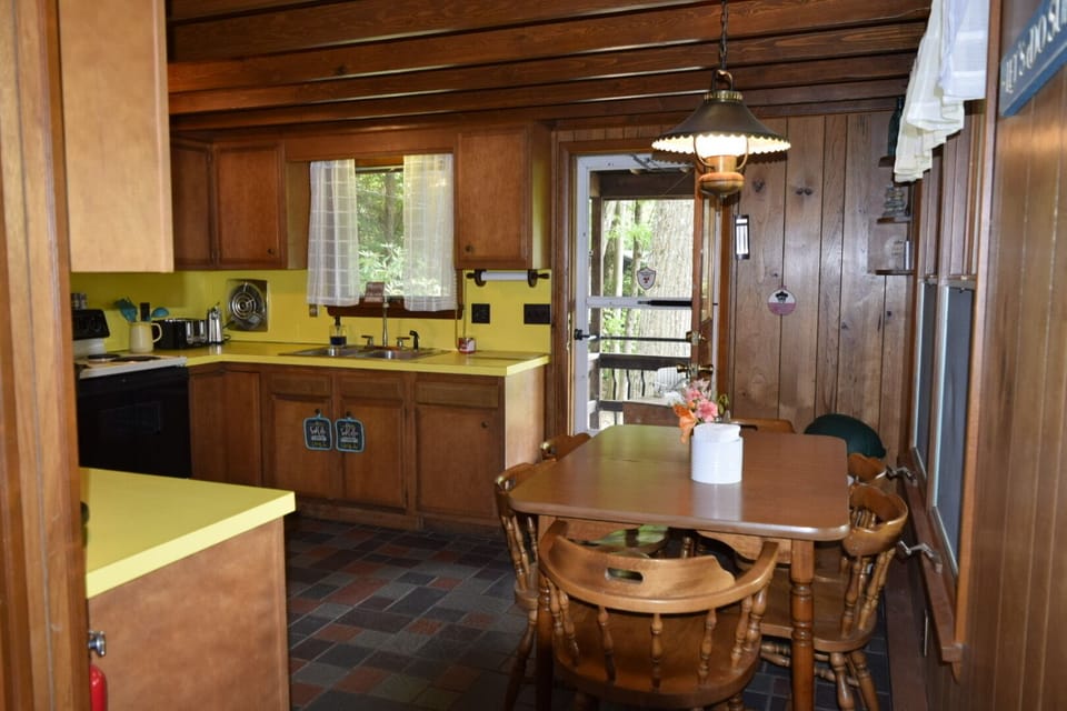 Eat-in-kitchen.