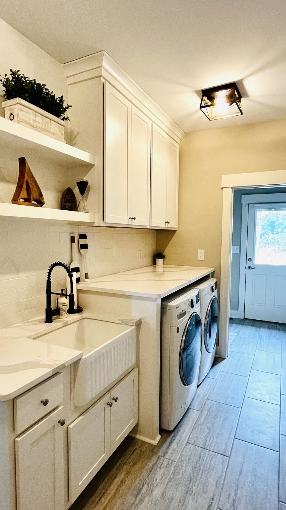 Custom Laundry / Mudroom