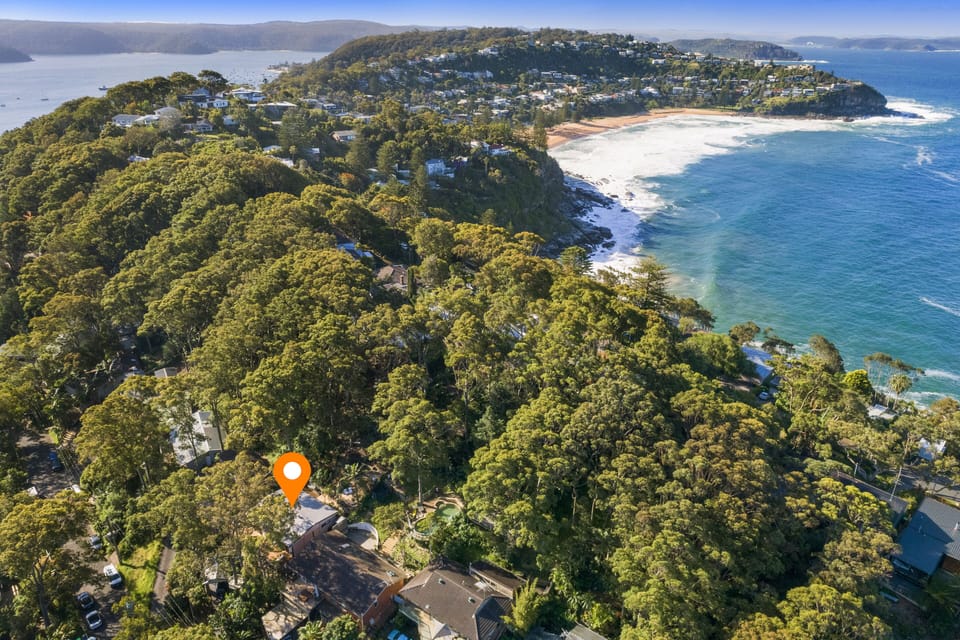 1km walk to Whale Beach