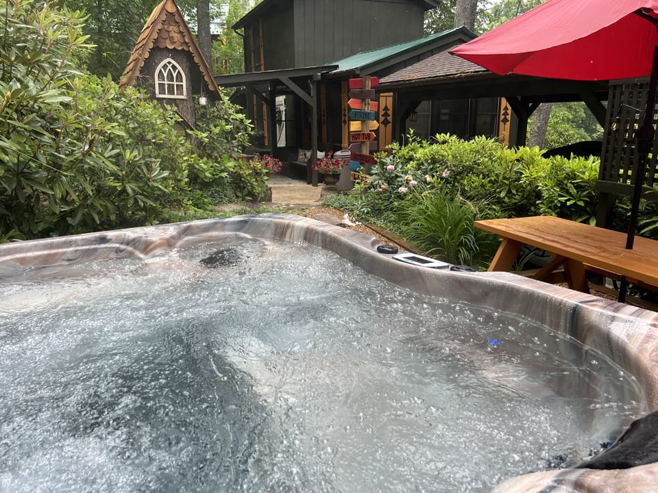 Outdoor spa tub