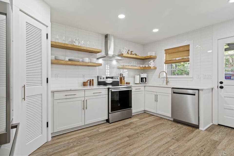 Fully equipped kitchen.
