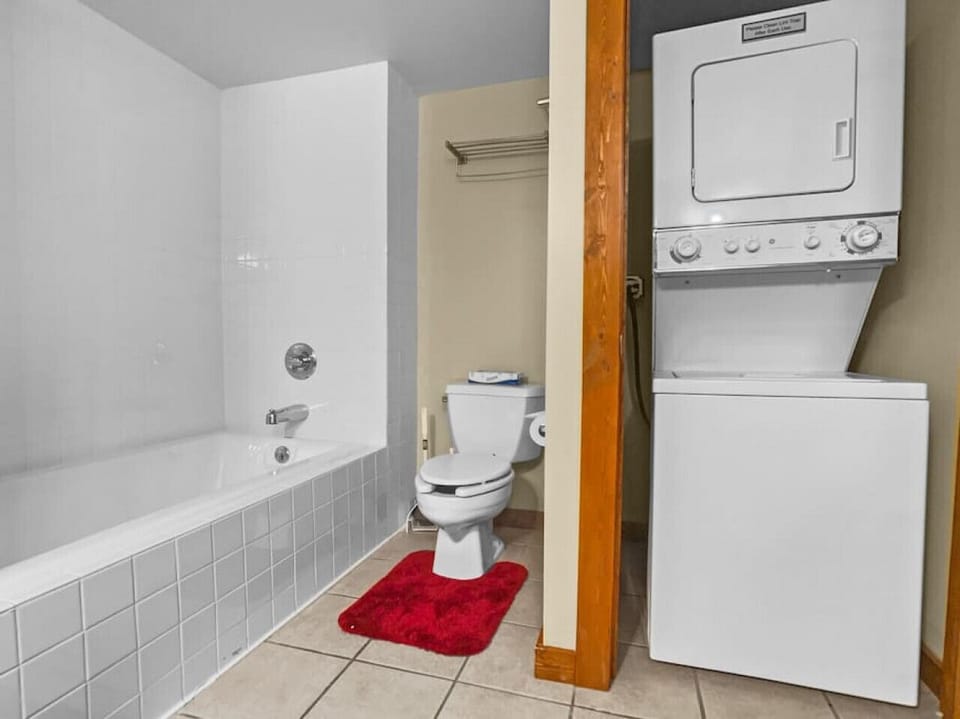 Washer /Dryer in Ensuite Bathroom