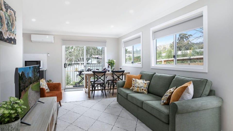 Blue Hen | Reverse cycle air conditioning in the living room