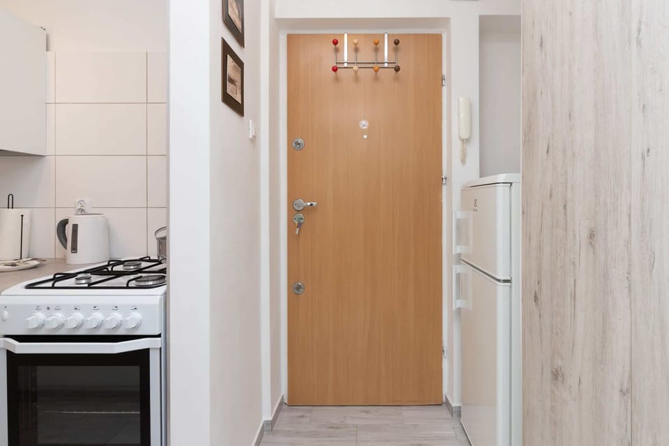Entrance to the apartment.