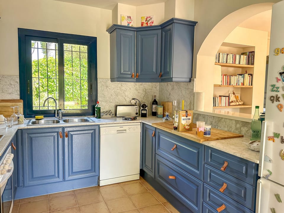 Villa 900 mts from the beach. 6 p. Private pool and garden. Porch. Wifi. Pals.