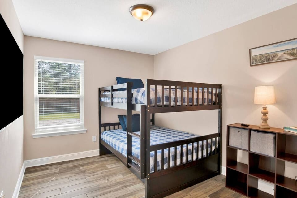 2nd bunk room. Full over a full bunk bed with a twin trundle.