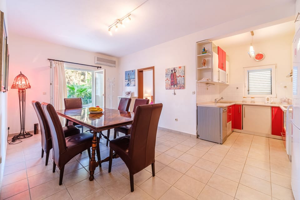 Apartment Elmira Sutivan Croatia Charme Holidays rentals