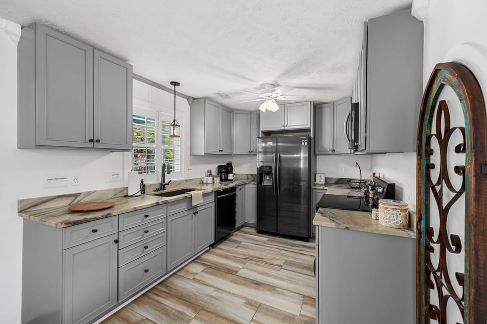 Fully equipped kitchen with everything you need to cook for your family