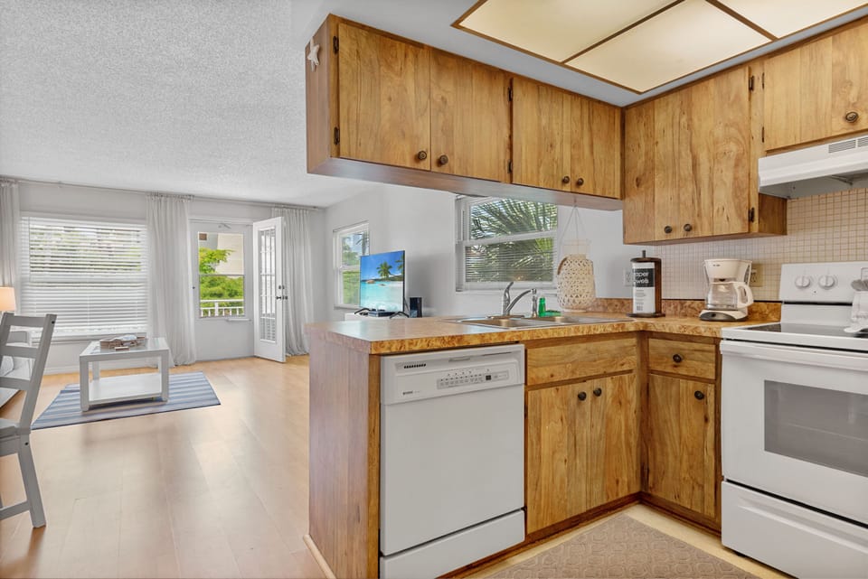 Kitchen with dishwasher