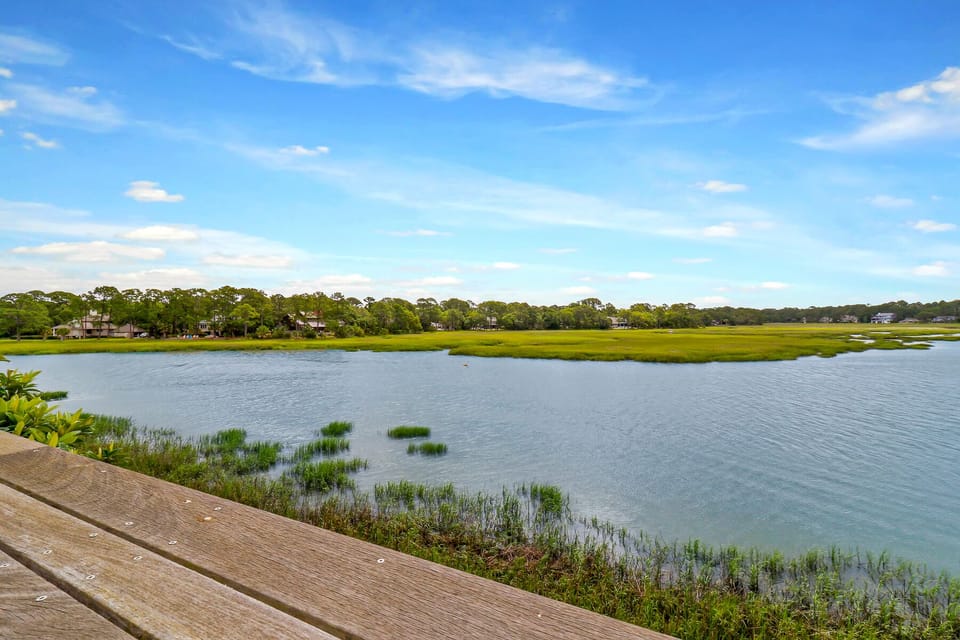 11 Braddock Cove - Waterfront Deck (2nd Floor)