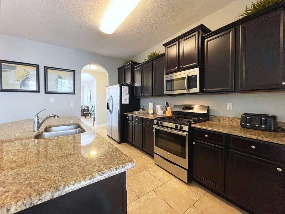 KITCHEN2.jpg