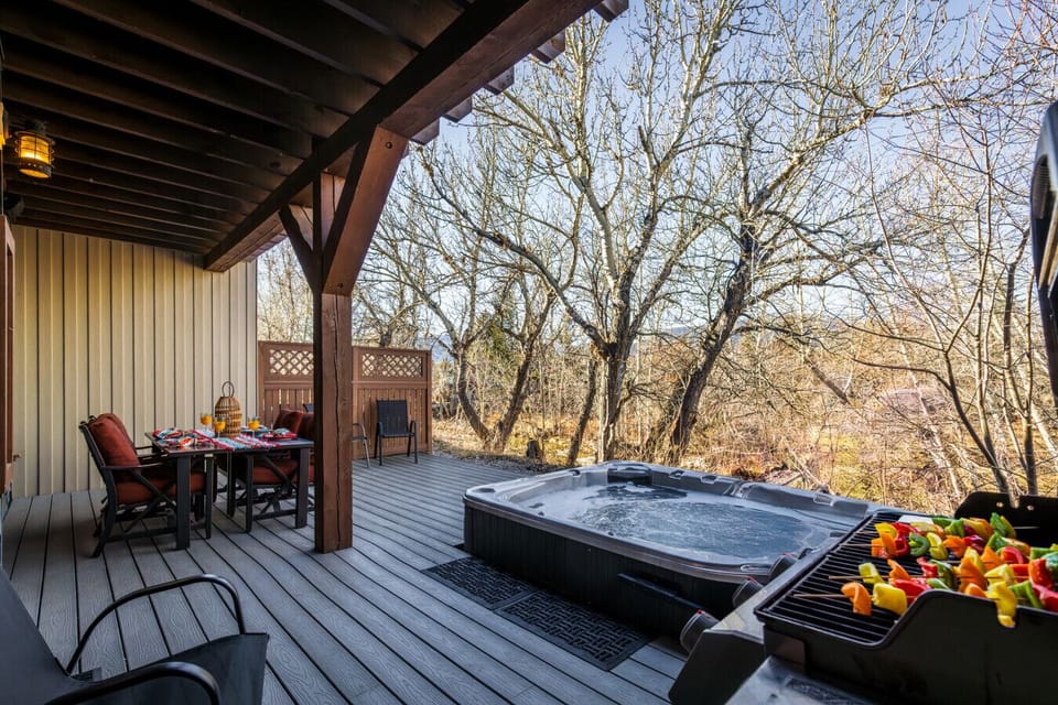 Creekside Patio with Hot Tub and Grill