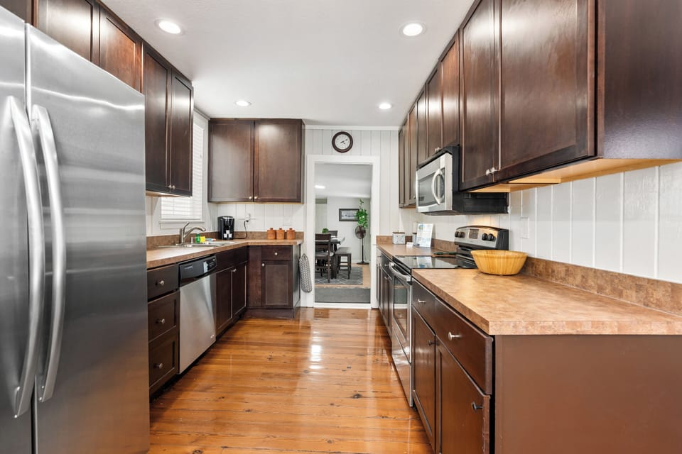 Kitchen facing towards the Dining Room