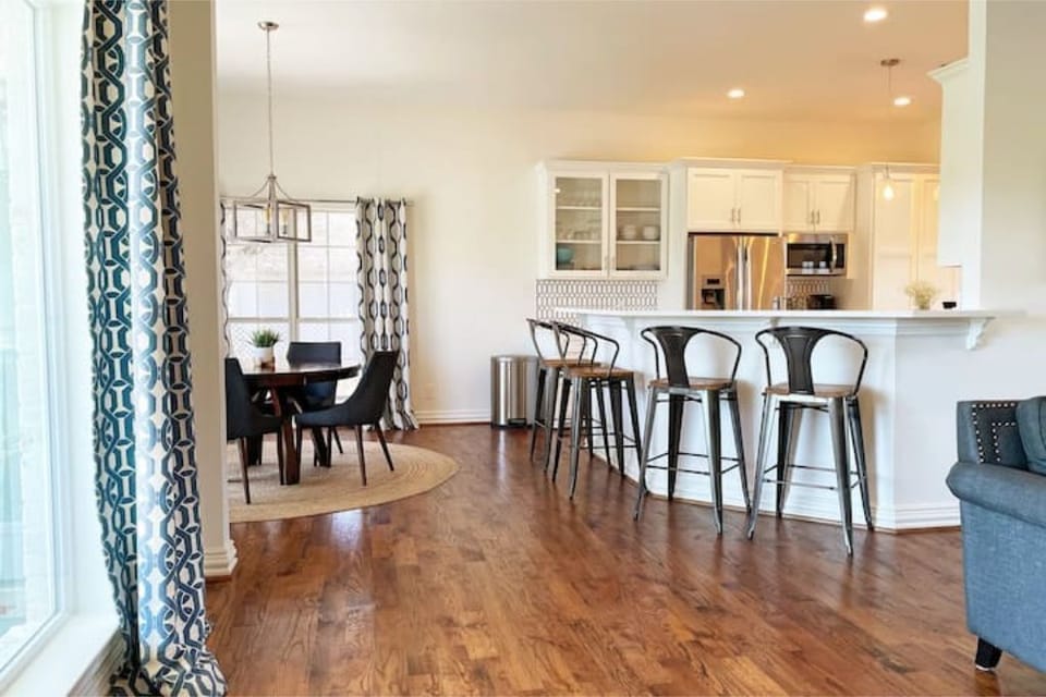 Bar and breakfast nook from living room