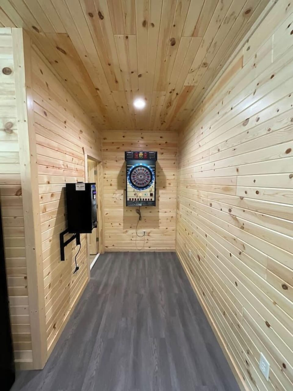 Darts At The Musky Lodge