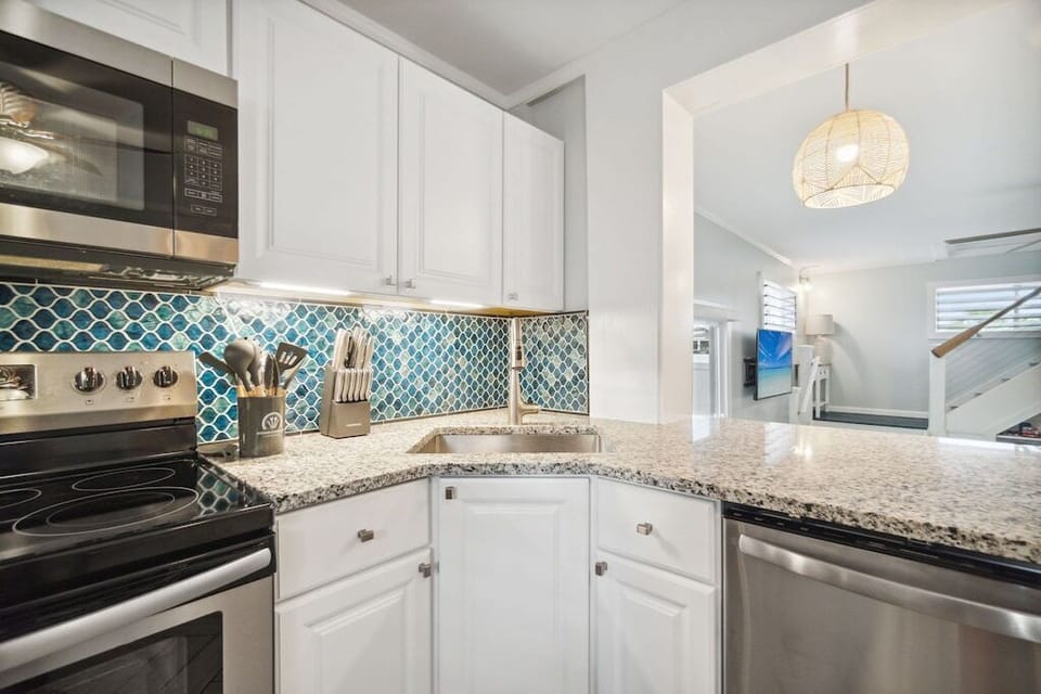 Great open concept is perfect for entertaining.
