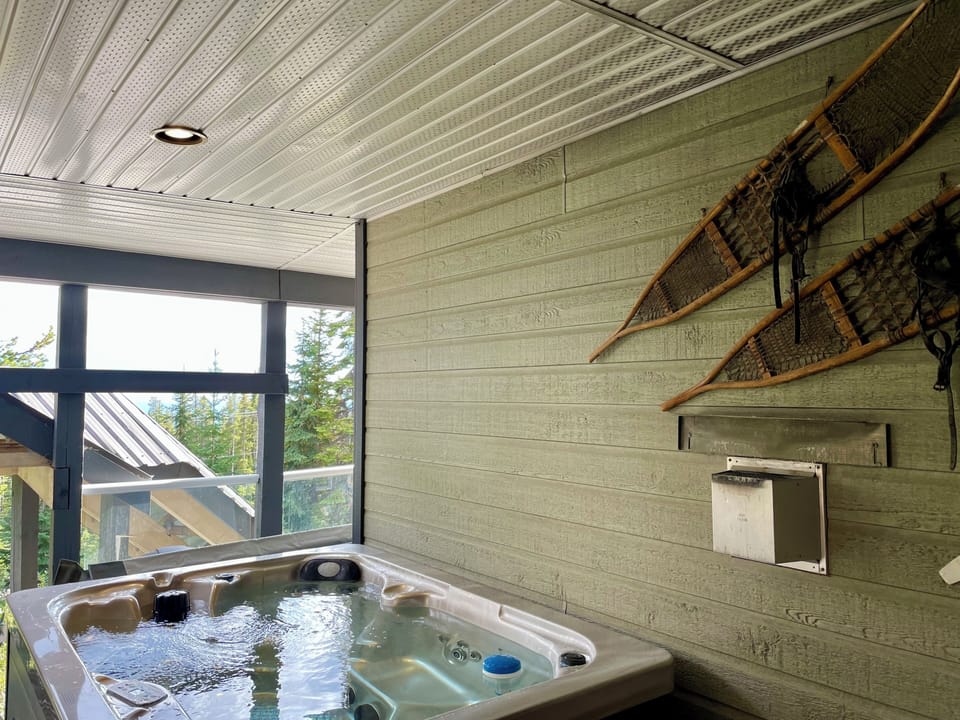 Private hot tub on the deck