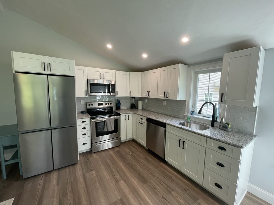 Full kitchen