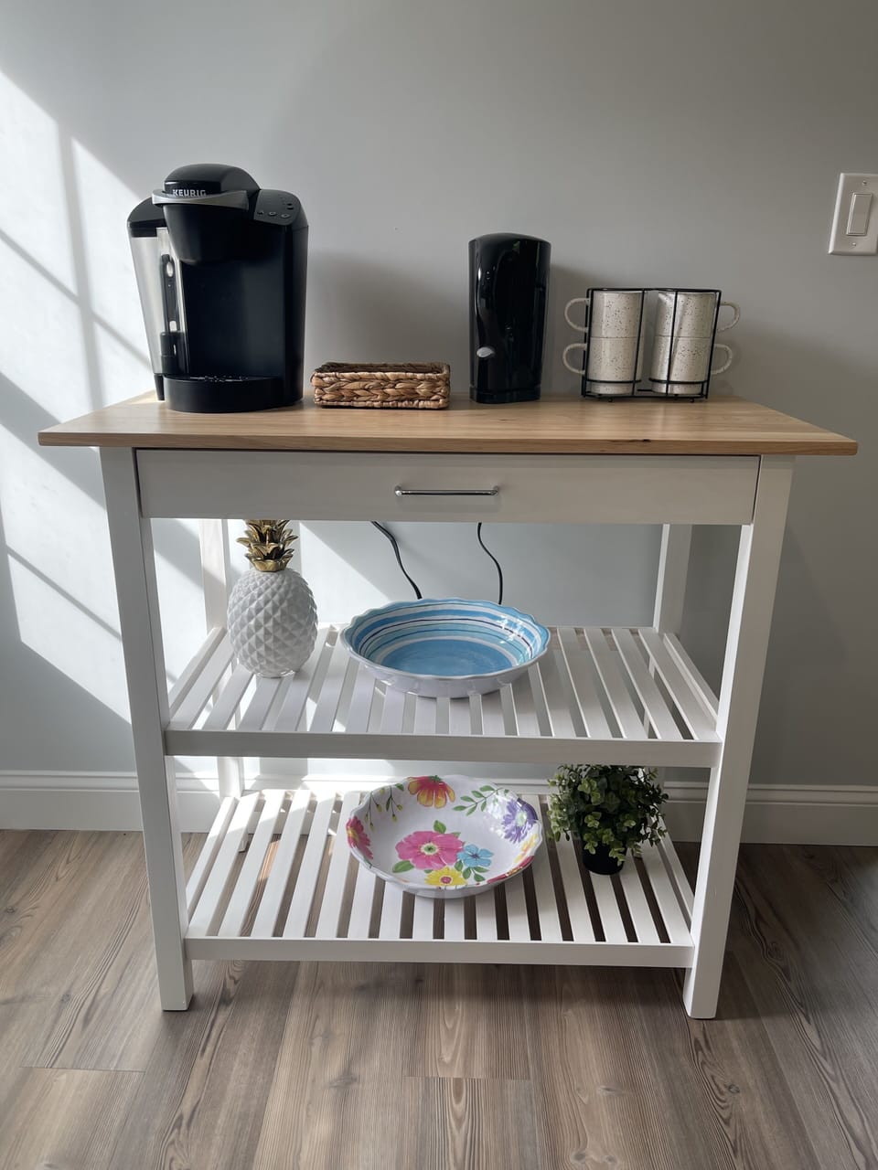 Coffee and tea station