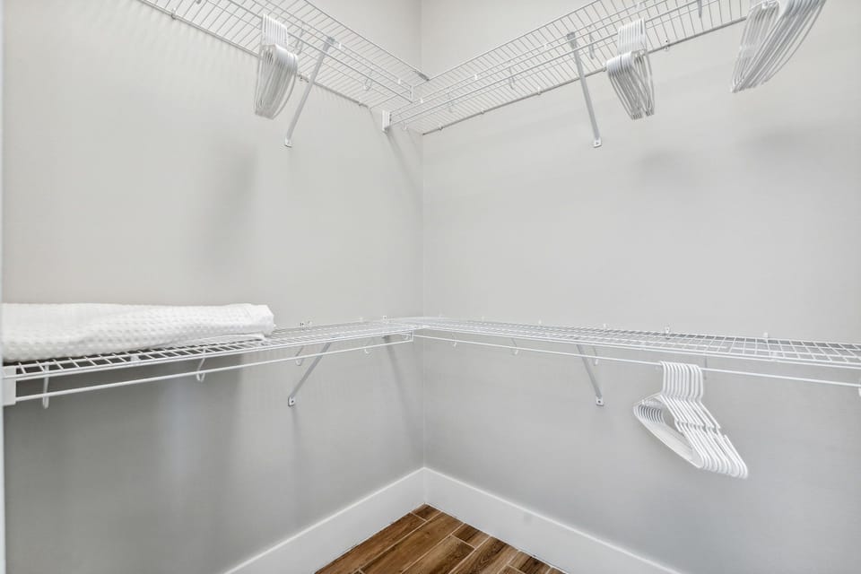 Master Bedroom Walk in Closet