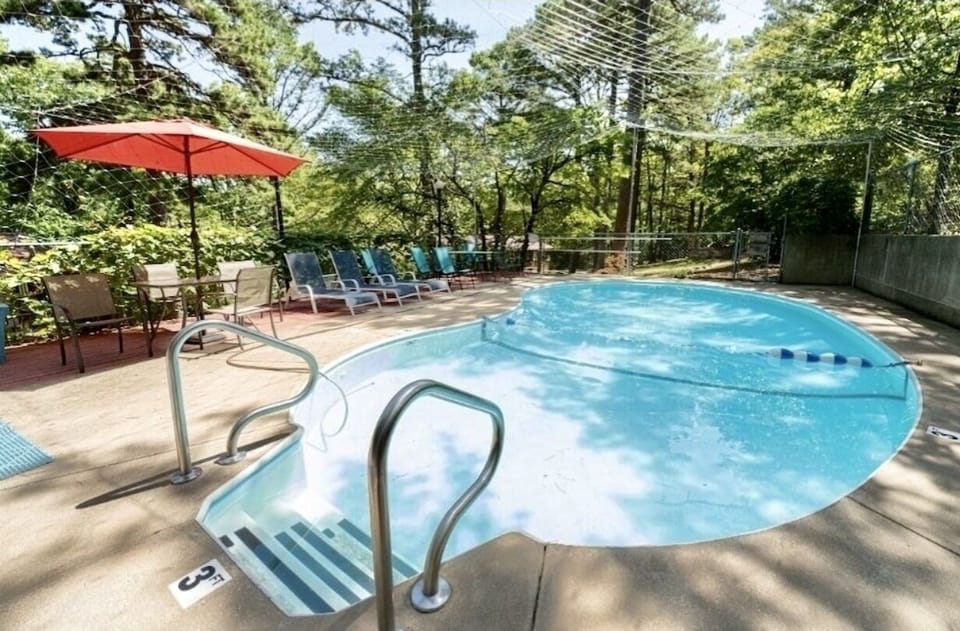 Pool open Memorial Day - Labor Day