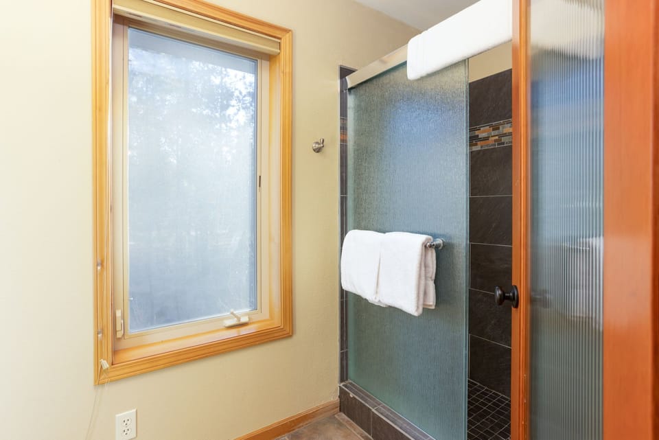 Ensuite Bathroom - Main Level