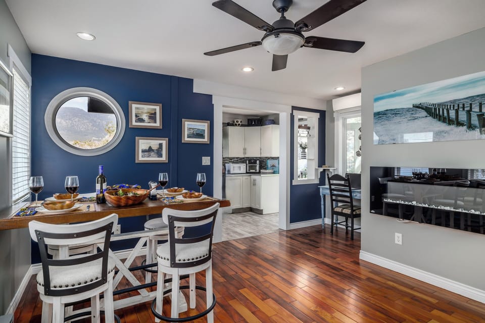 Kitchen & Dining Room 
