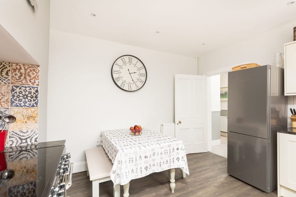 Kitchen table - seats up to 6