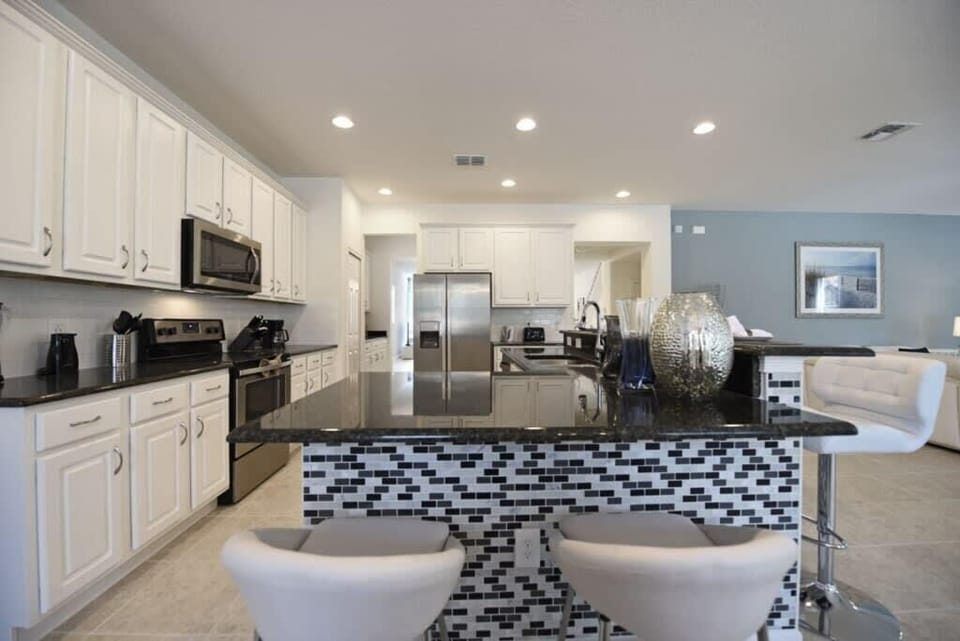 Kitchen 2 1200.jpg