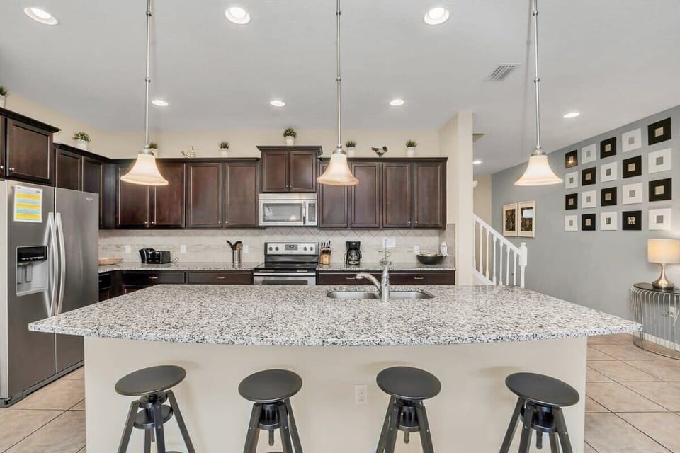 9045RhodesSt,WindsoratWestside_08