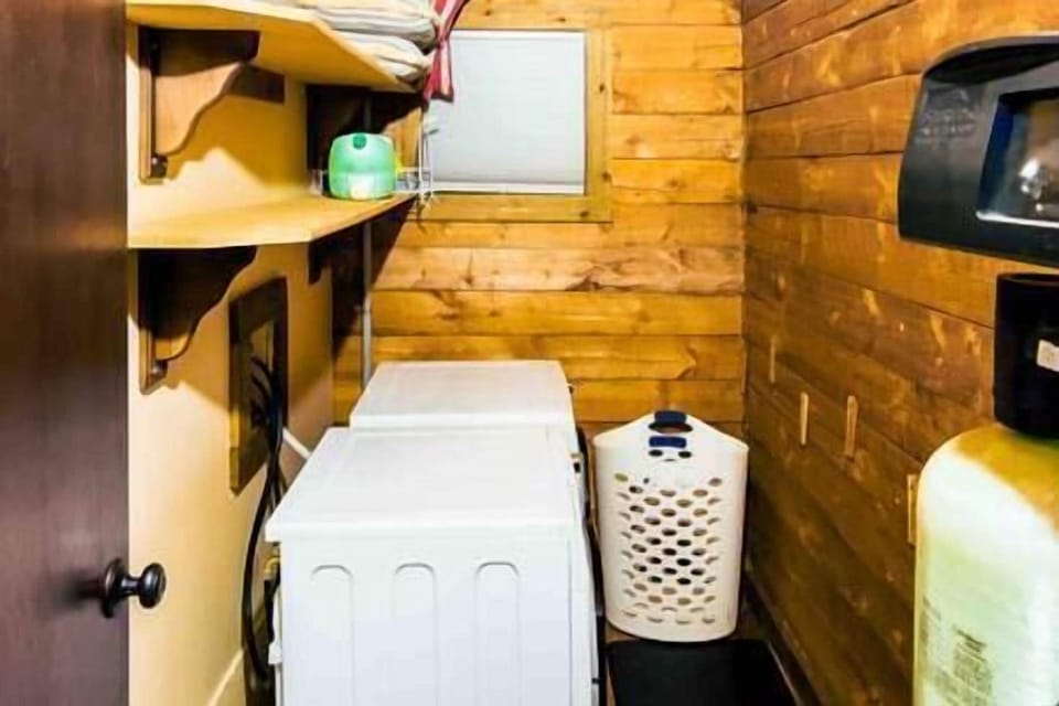 84c00e50 18e2 4b3f 88fc 1a1e9bf938a1