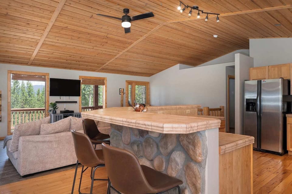 breakfast bar 
