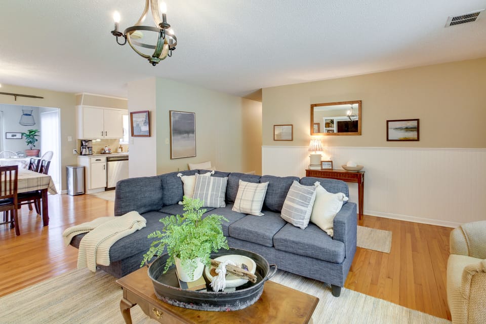 Living Room | Central Heating & A/C