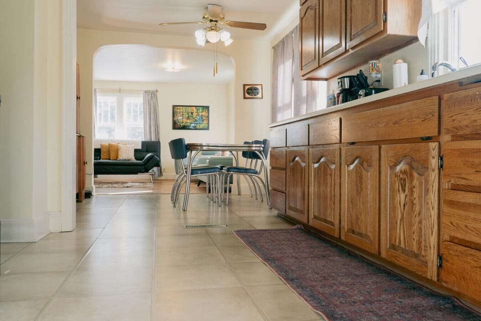 Kitchen/Dining Area