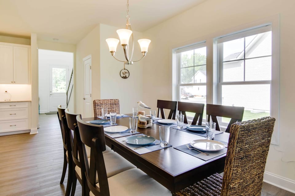 Dining Room | Dishware/Flatware Provided