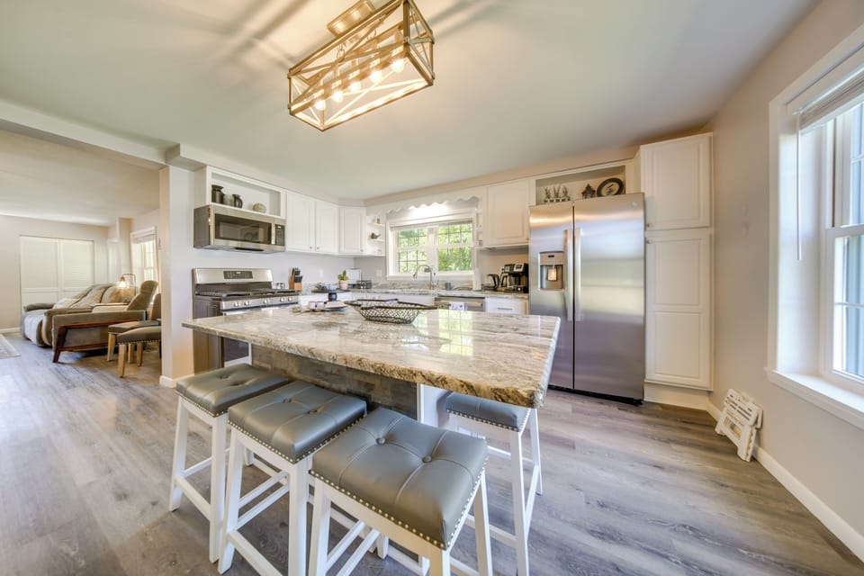 Kitchen | 1st Floor | Dishwasher | Coffee Maker | Spices