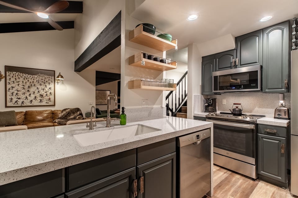 Spacious, Newly Remodeled Kitchen