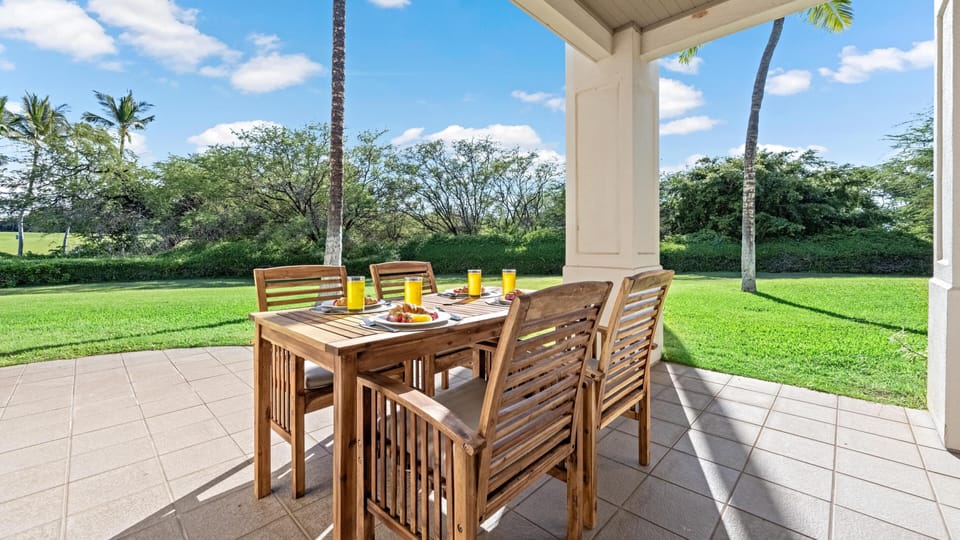 Outdoor dining