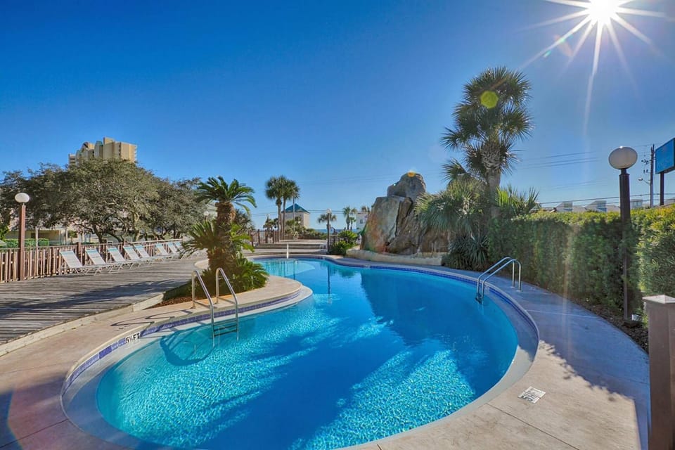 2nd pool at front of complex