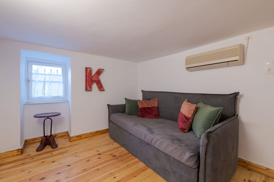 Bedroom, Sitting area