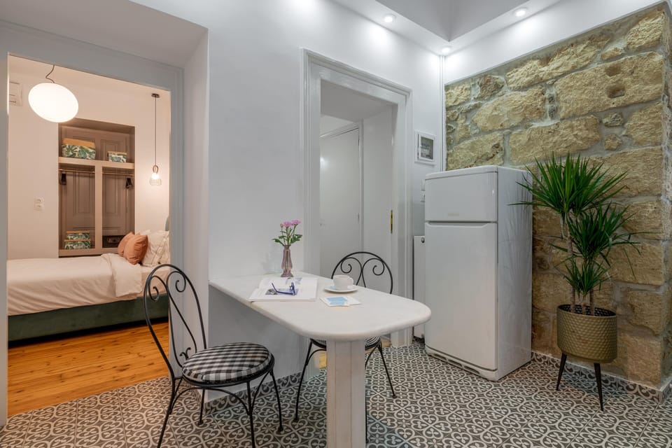 Kitchen, Dining area