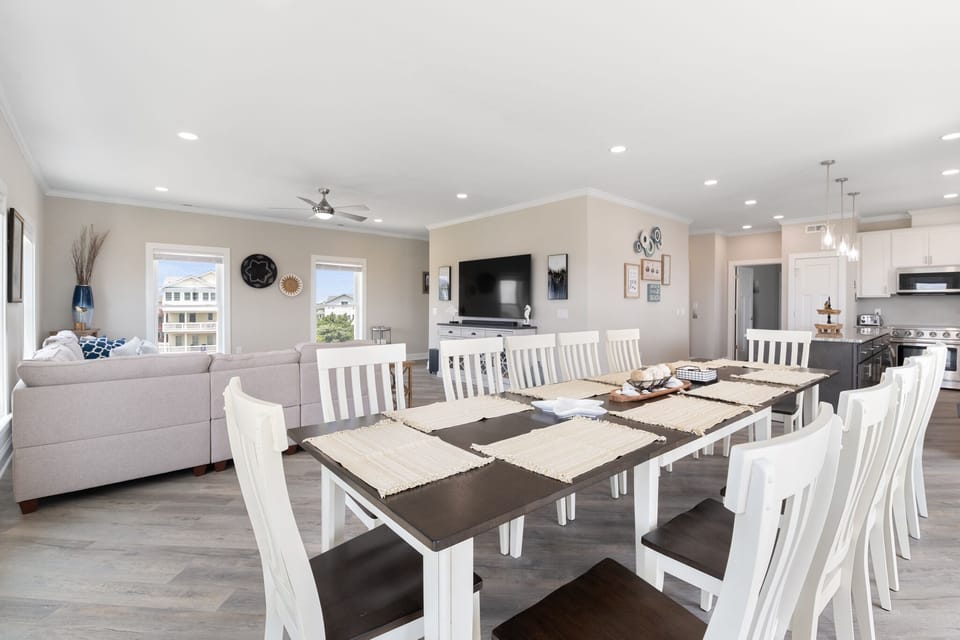 HISA01: Grey Pearl Villa | Level 3 Dining Area