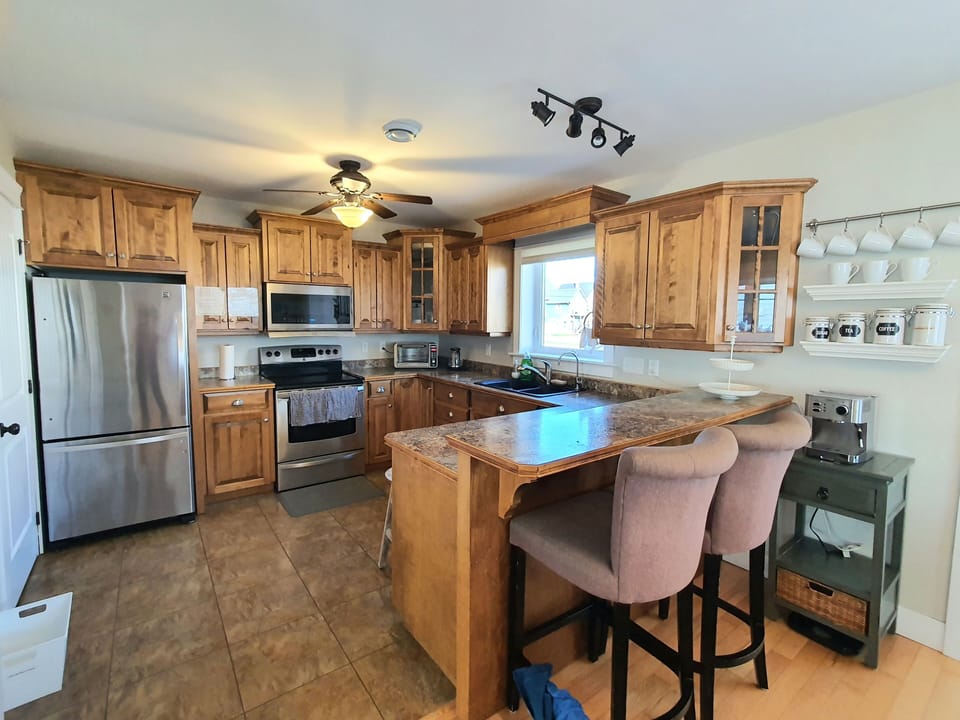 Full kitchen