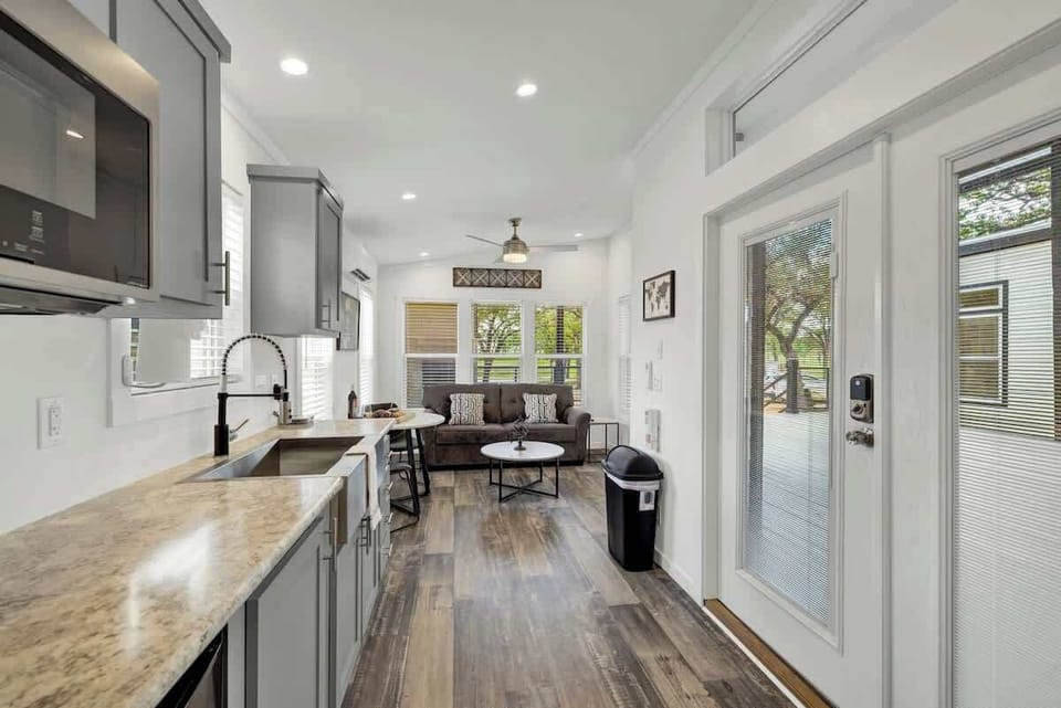 What a cozy place to spend a weekend or more!