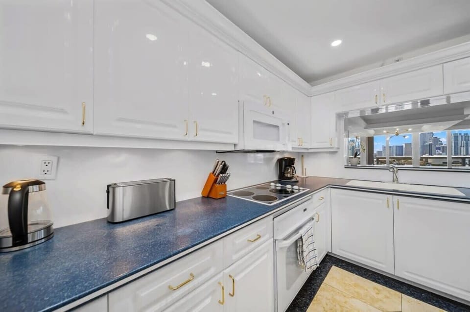 Fully equipped kitchen