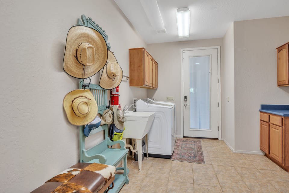 Floor, Flooring, Washer, Home Decor, Rug