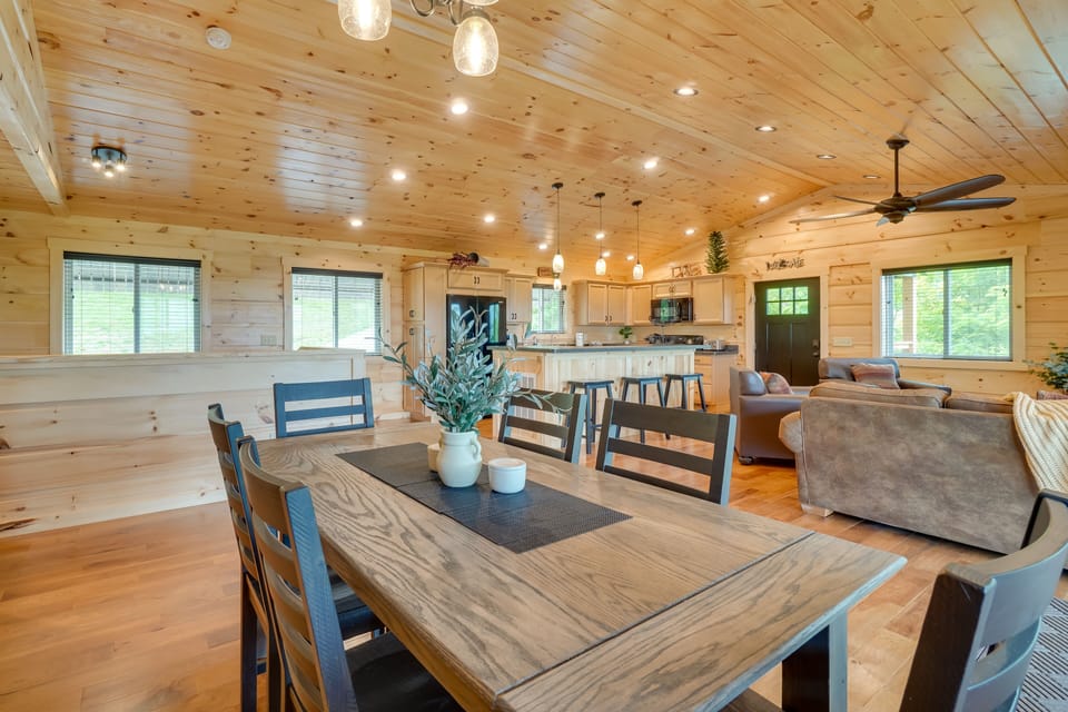 Dining Table | Dishware & Flatware Provided